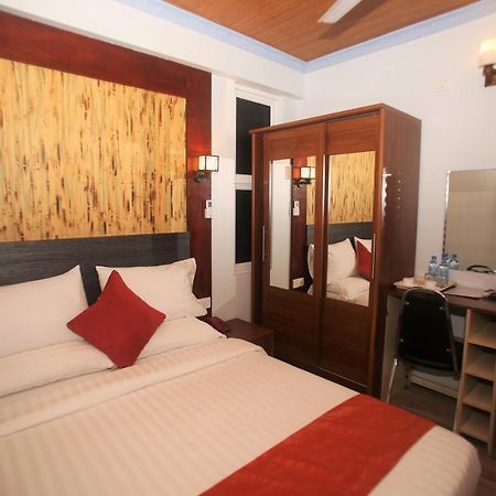 Hotel Crystal Crown Hulhumale Zewnętrze zdjęcie